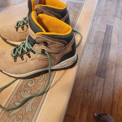 Columbia Boot  Size 6.5