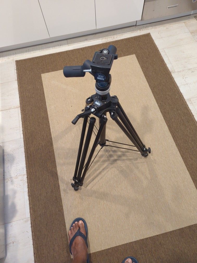 Manfrootto Tripod And Head