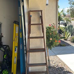 6ft Vintage Wood Latter