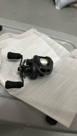 Bait-caster. Stratus 7.  Omuma