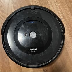 iRobot Roomba e5 Robot Vacuum – Works Perfectly