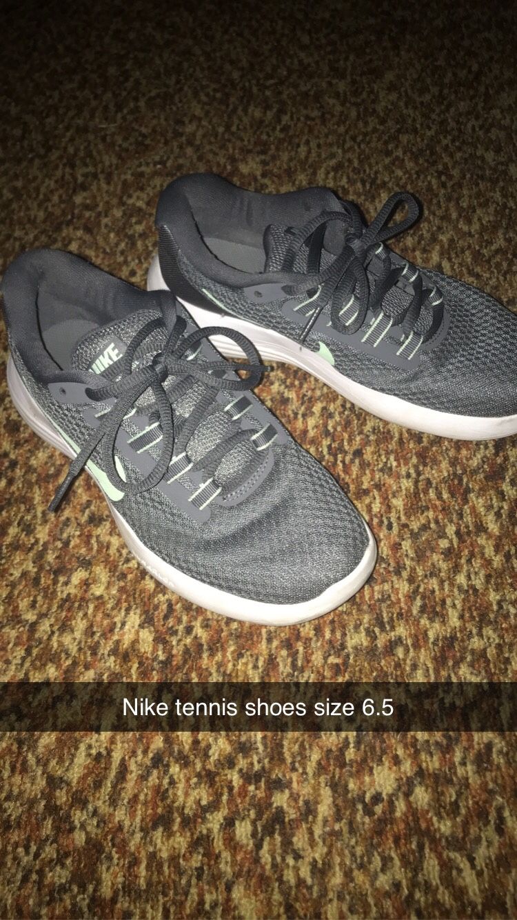 Nike shoes size 6.5