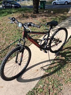Hyper 26 inch 18 speed mountain bike like new