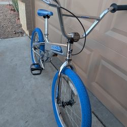 20x2.45. GT BAZOOKA BMX BIKE. -MID SCHOOL 2000. EXCELLLENT CONDITION 👌🏼