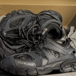 Balenciaga Track Black