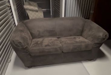 Couch / loveseat