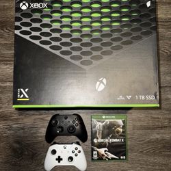 SERIES X 1TB BUNDLE WITH ACCESSORIES AND BOX 