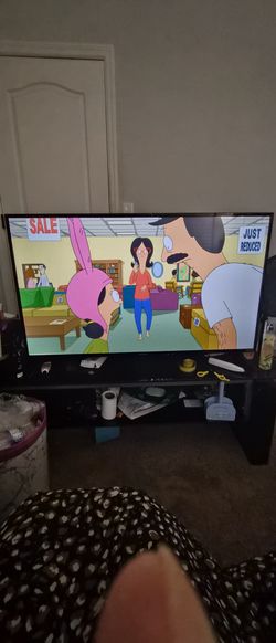43in Element Roku TV With Remote 