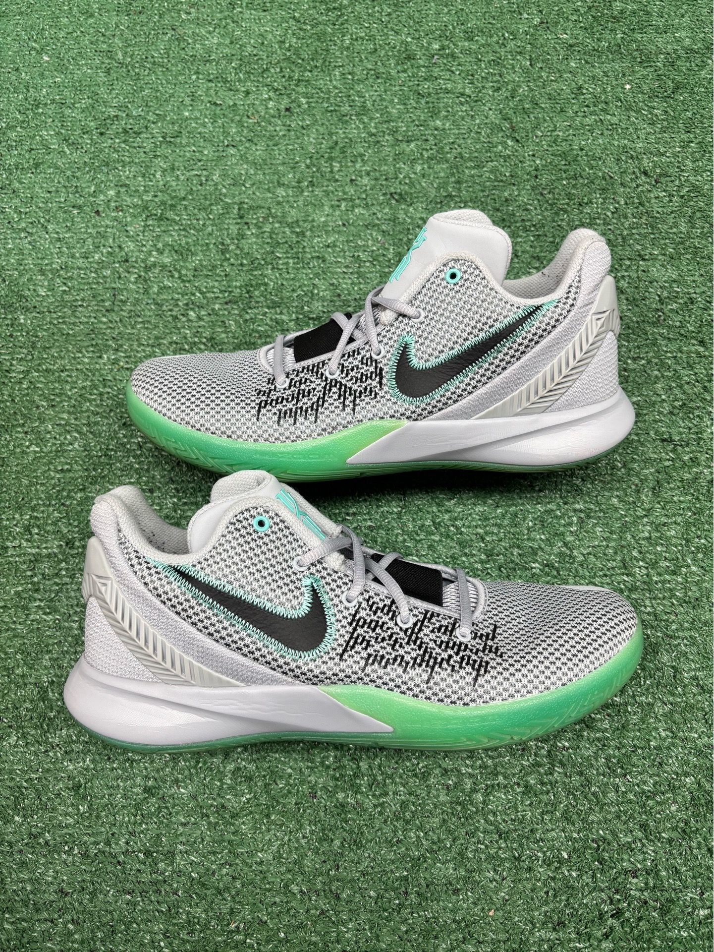 NIKE KYRIE FLYTRAP 2 GREEN GLOW SIZE 10.5