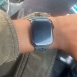 Apple Watch Series 8 