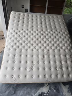 Saatva Classic 11.5 Cal King Luxury Firm Mattress