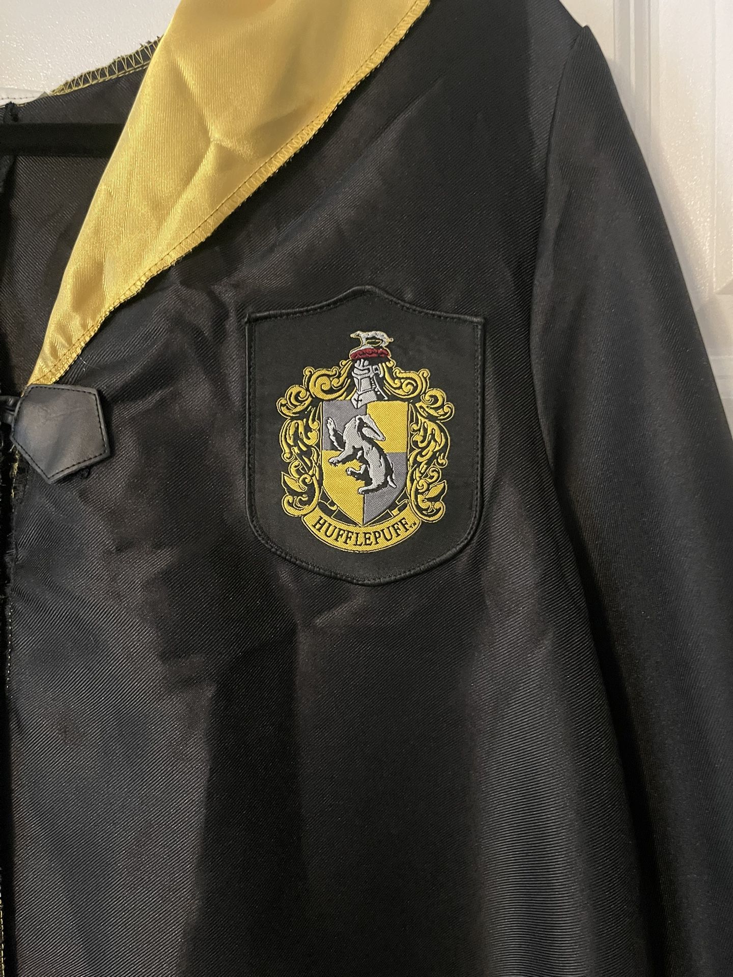 Hufflepuff Robe Kids XL Or Small Adult Halloween Harry Potter Hogwarts