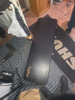 Epiphone thunderbird Hard case.