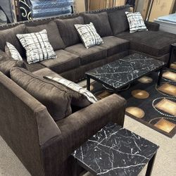 NEW BROWN AMERICAN MADE U SHAPED SECTIONAL VERY GOOD QUALITY 