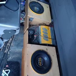 I   Selling Sistem  Sound Strem Amplifier And Speakers coustic For 300   