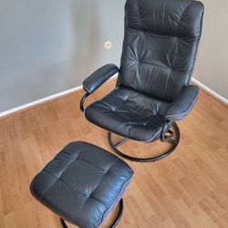 Black Recliner Chair With Footrest