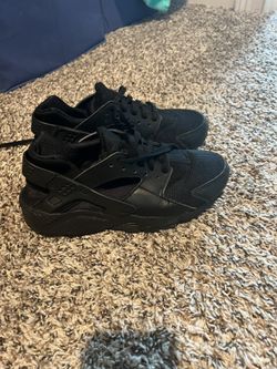 Women’s Nike Huarache Size 6 1/2