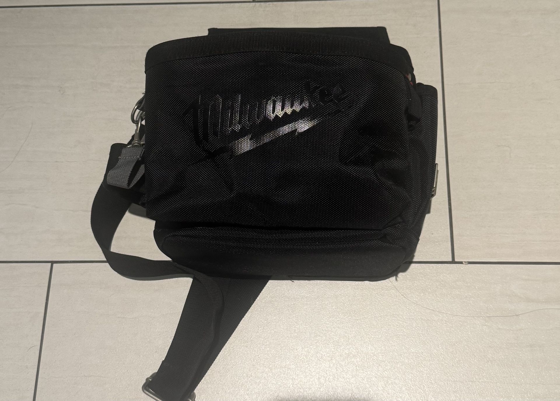 Milwaukee Packout / milwaukee pouch