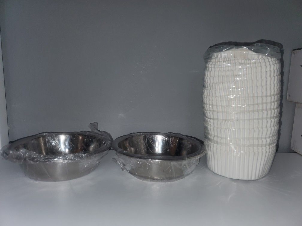 Cat Food Bowls With Liners Brand New