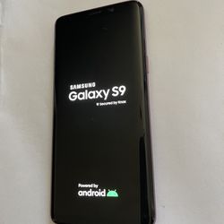 Samsung galaxy s9 (64gb) unlocked , sold with store warranty 