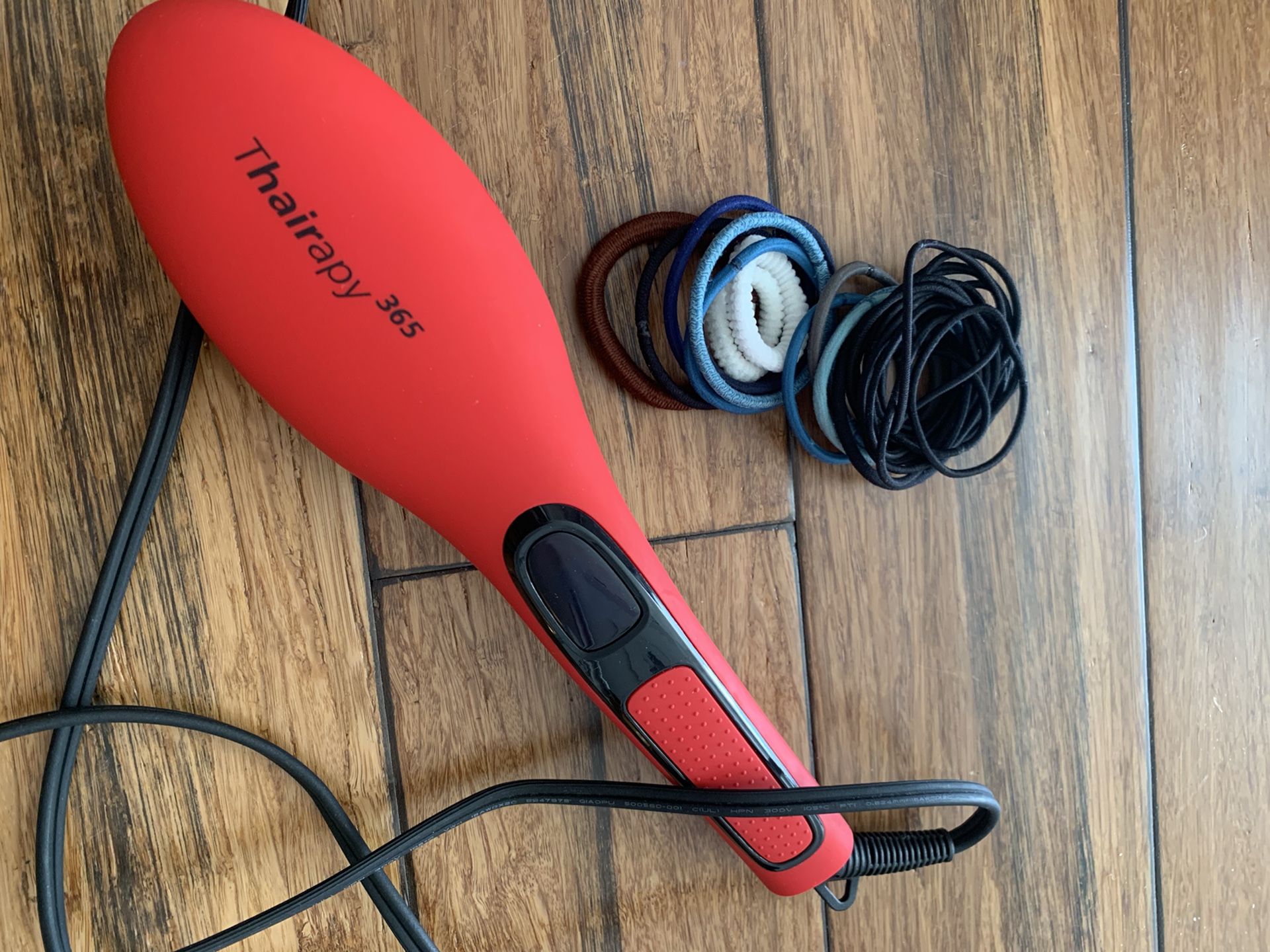 Thairapy 365 Thermal Straightening Brush red Digital Display + Lot Of Hair Ties