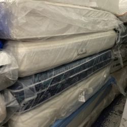 King pillow top and memory foam beds for sale. $400 and up mattress including Box springs. I can deliver