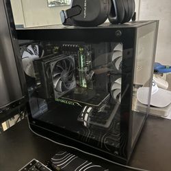 PC + GAMING MONITOR 