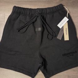 Essentials Shorts 