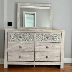 Six Drawers Dresser w/ Mirror 