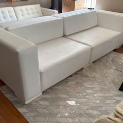 White Vinyl Sofá  111” Long 
