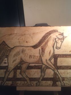 Se asen cuadros pintados o grabados en madera para recuerdos a mano y para niños
