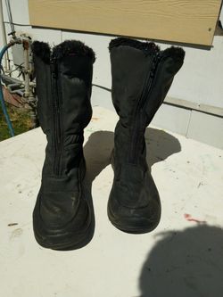 Size 3 Girls Circo Snow Boots