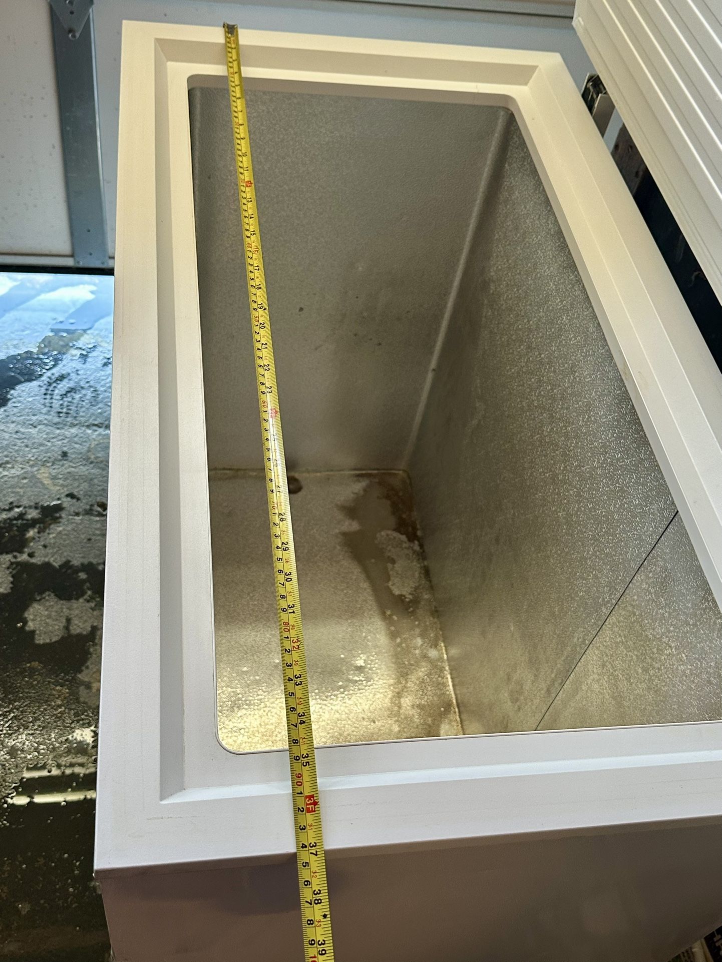 FREE CHEST/HORIZONTAL GARAGE FREEZER
