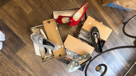 Mixed Lot of Women's Shoes in Boxes