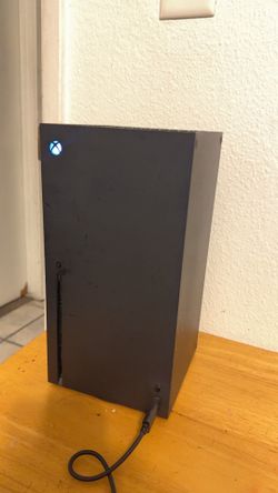 Xbox series x 1tb and 27 inch monitor 200hz