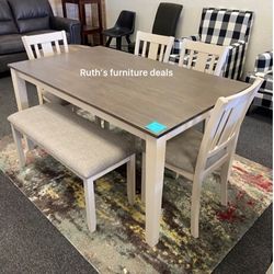 Beautiful 6-pc Dining Table Set
