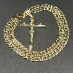 Curb Cuban link DIAMOND CUT 14k GOLD PLATED 8mm Necklace 24inches in length w/Large Cross Charm