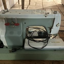 Vintage Sewing Machine 
