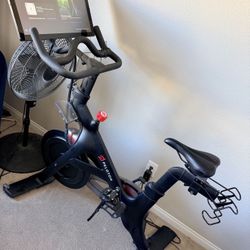 Peloton Bike Barely Used Excellent Condition