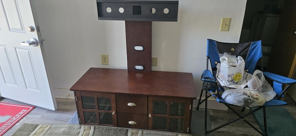 Flight screen t v stand