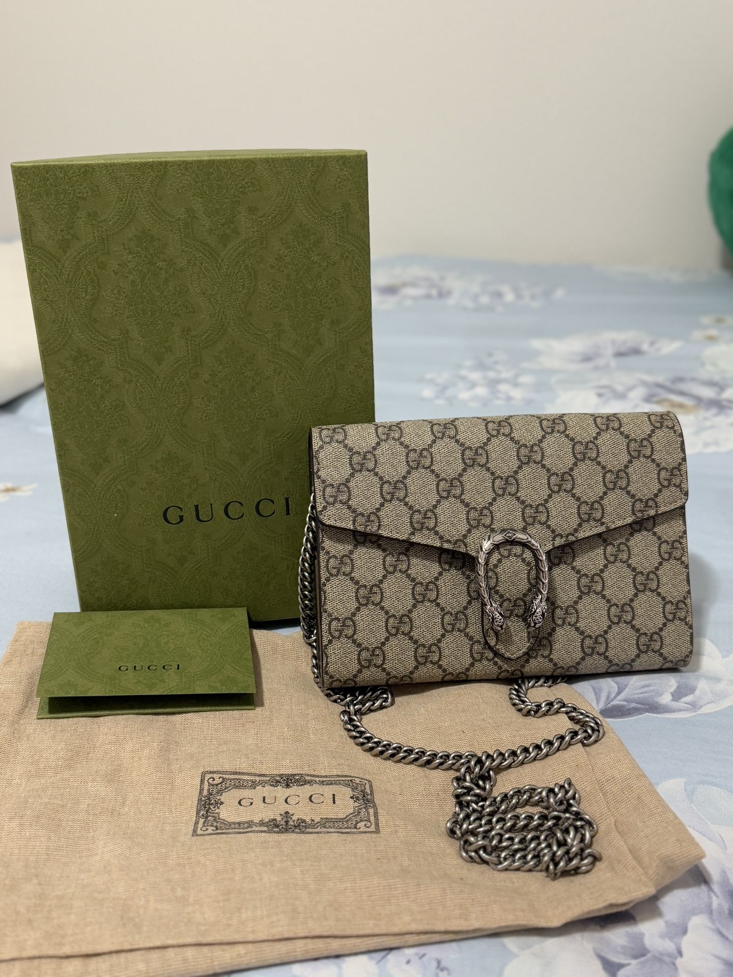 Gucci Chain Wallet (small) NEW CONDITION