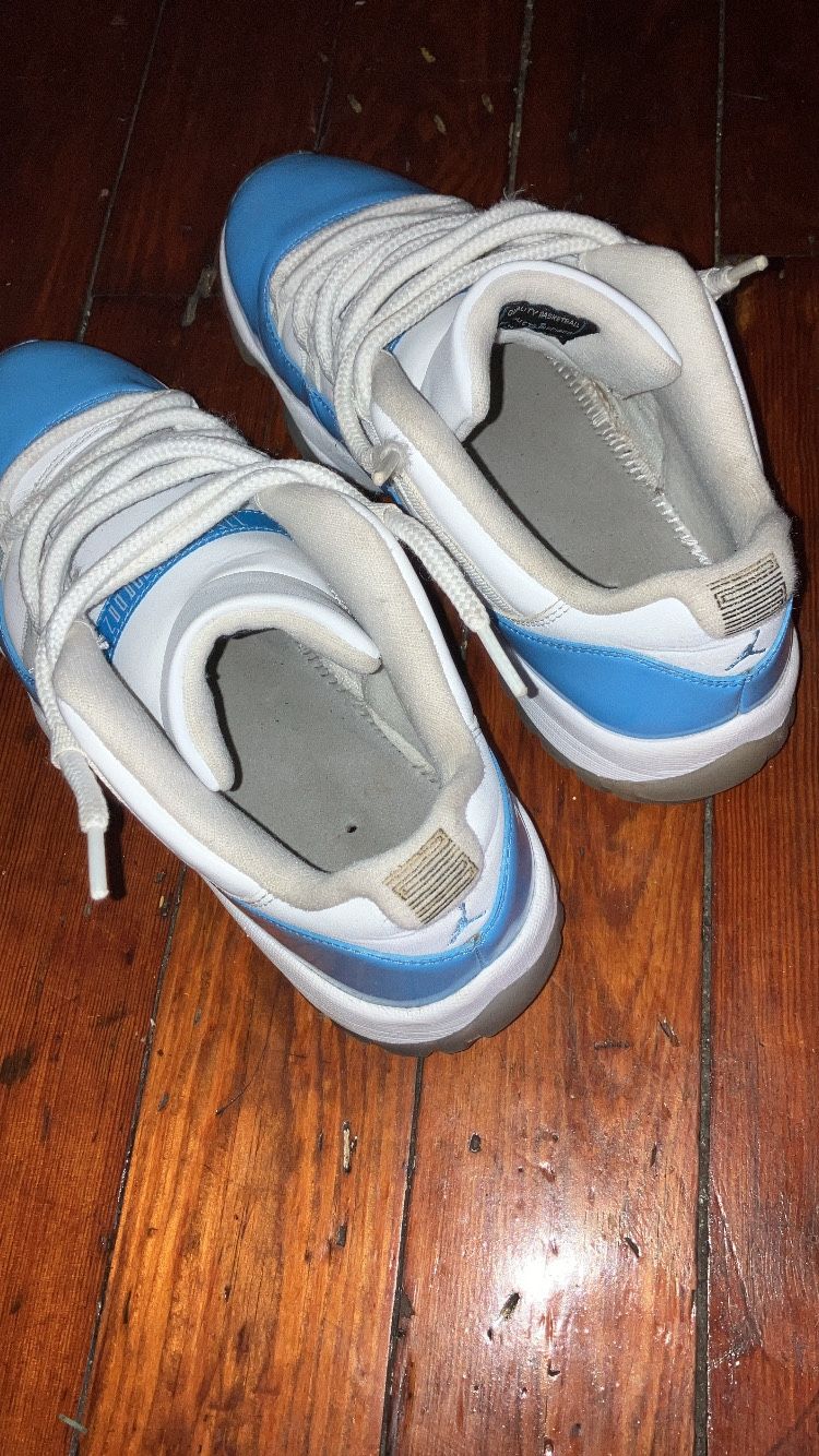 Jordan 11 Retro Low University Blue