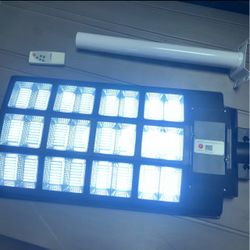1000-Watt Super Bright Solar Street Light with Post And Remote