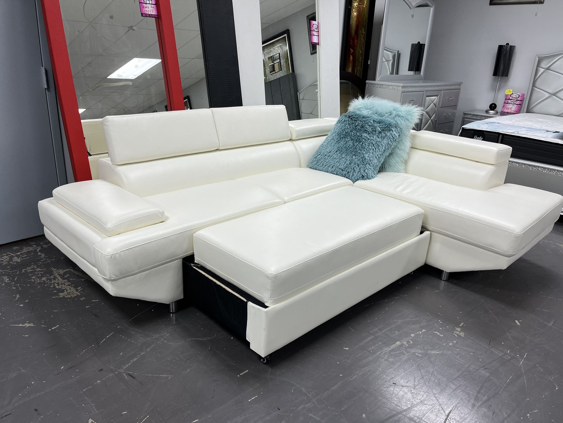 SLEEPER SECTIONAL ON BLOWOUT NOW WE FINANCE NO CREDIT NEEDED !!! EVERYTHING MUST GO