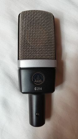 Akg c214