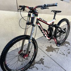HKS Downhill Mountain Bike 