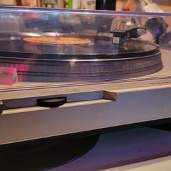 Technics Sl-b2. Semi Auto Turntable.  Pick Up Only 