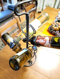 🍷 Vintage Wrought Iron 4-Bottle Wine Rack – Rustic Black Metal Display