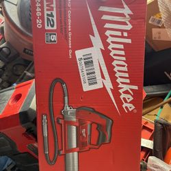 M12 Cordless Grease Gun 