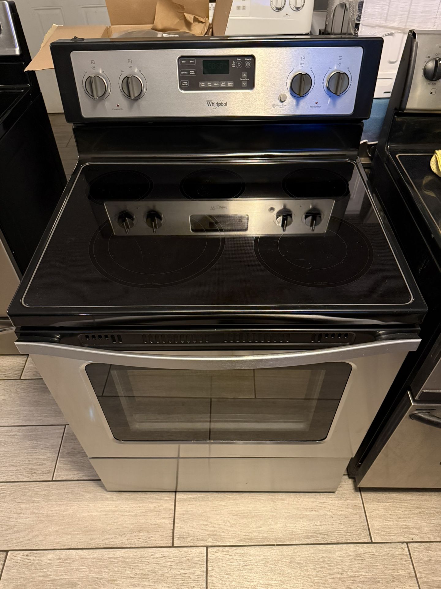 Whirlpool Electric Range Oven / 5 Burners / Working Great / Estufa Electrica
